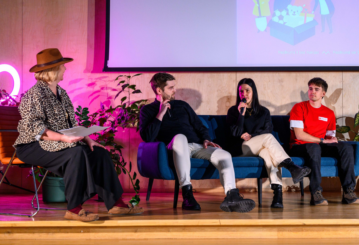 Rēzeknē norisinājās diskusija “Es un sabiedrība” par jauniešu iesaisti brīvprātīgajā darbā.